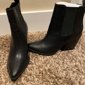 Steve Madden black booties